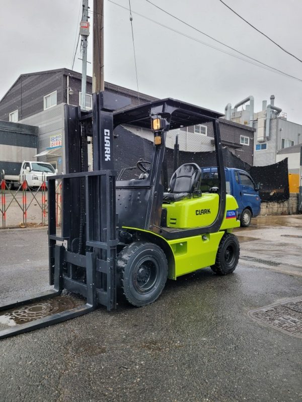 Clark FX 2.5 ton used forklift