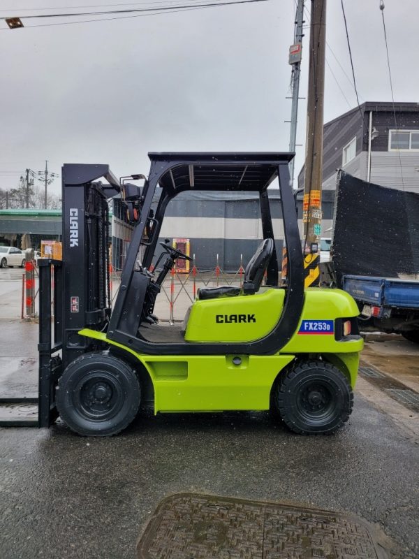 Clark FX 2.5 ton used forklift