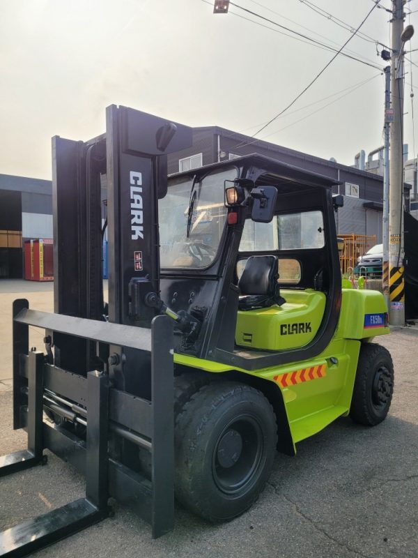 Clark FX5-ton used forklift - Image 9