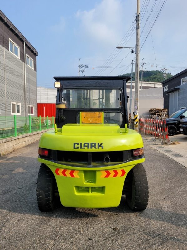 Clark FX5-ton used forklift - Image 2