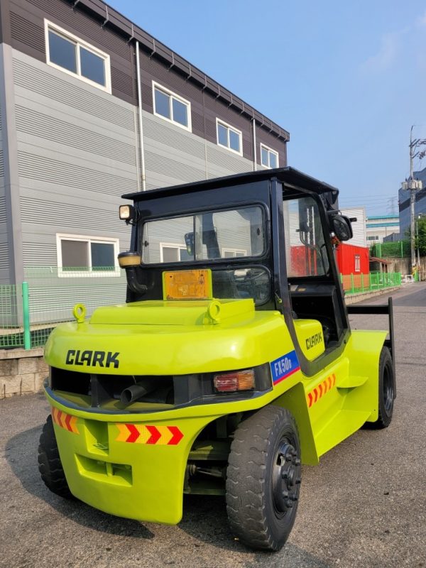 Clark FX5-ton used forklift - Image 3