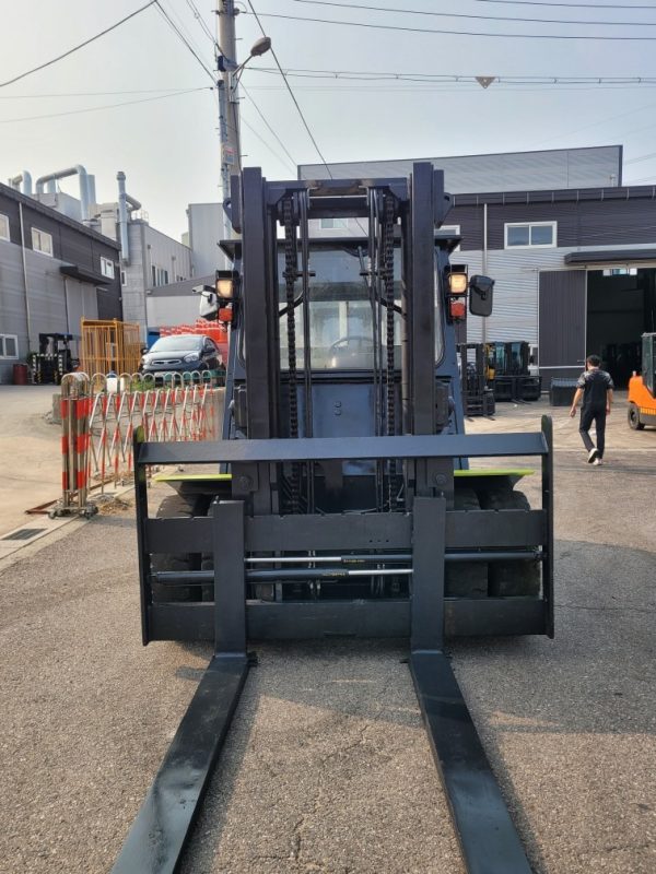 Clark FX5-ton used forklift - Image 5