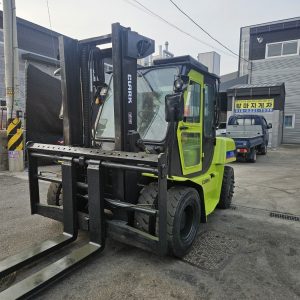 Clark Forklift Year 2003