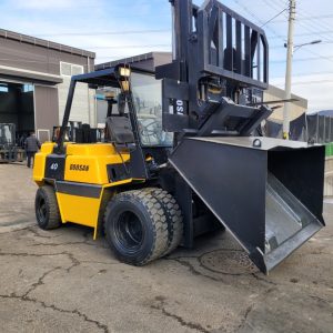 Doosan FD4-ton hinged forklift