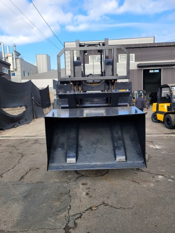 Doosan FD4-ton hinged forklift - Image 2