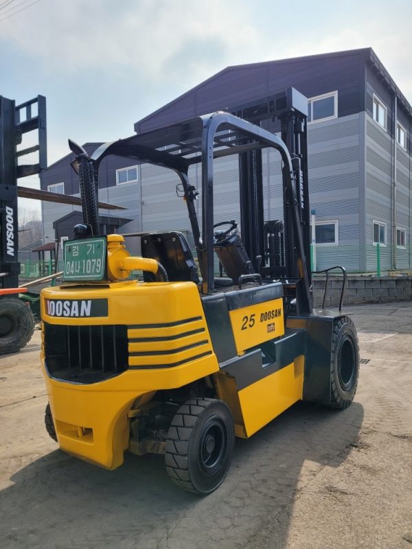 Doosan LD2.5 ton used forklift
