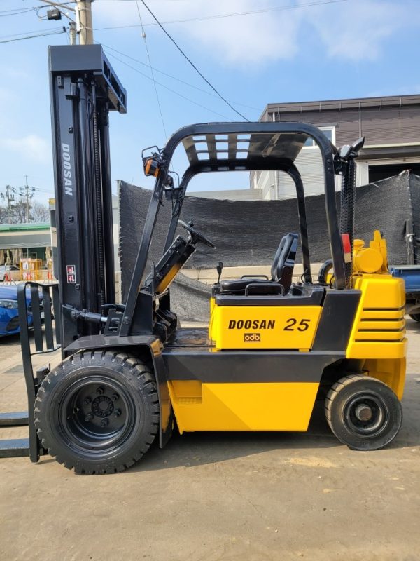 Doosan LD2.5 ton used forklift