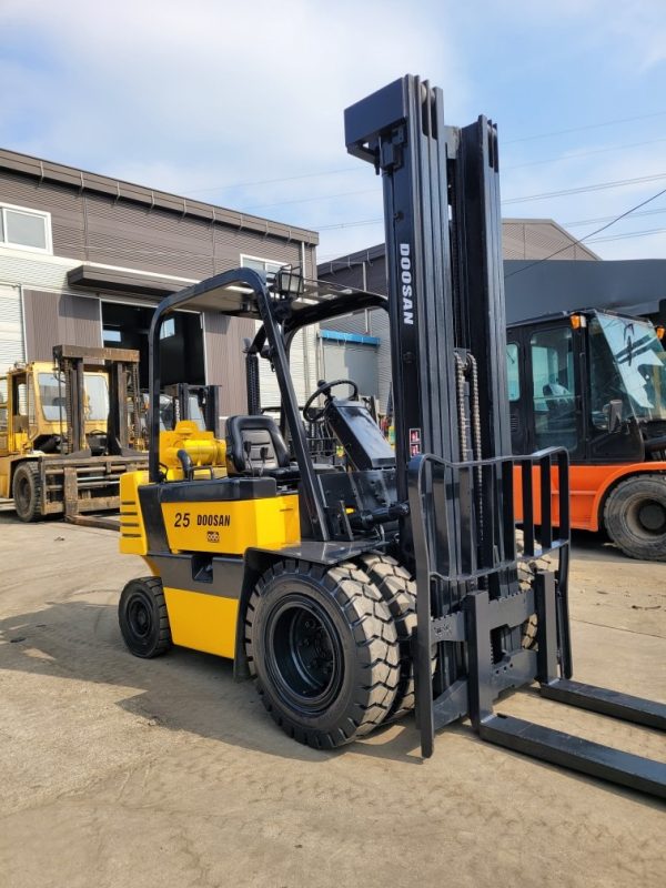 Doosan LD2.5 ton used forklift