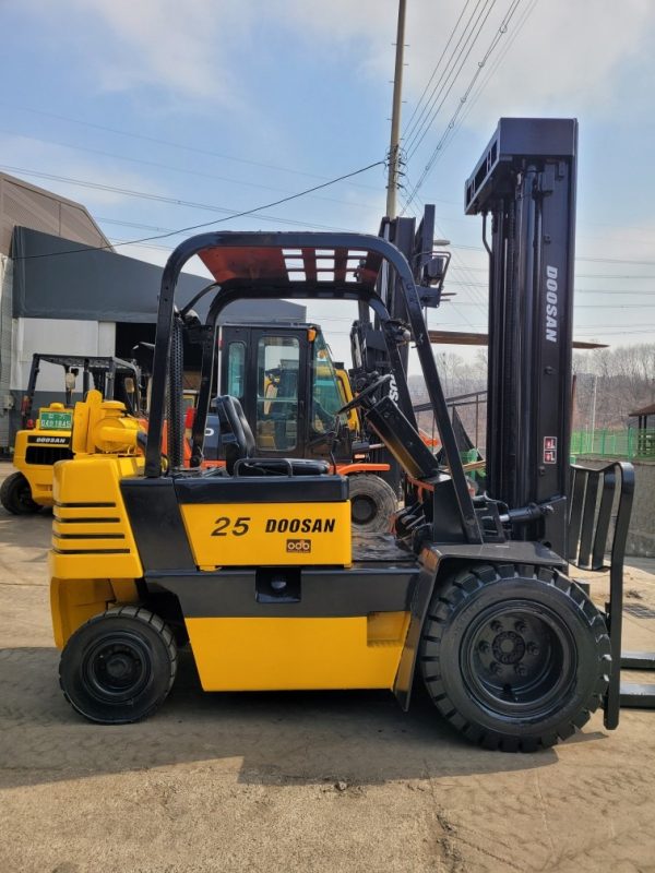 Doosan LD2.5 ton used forklift