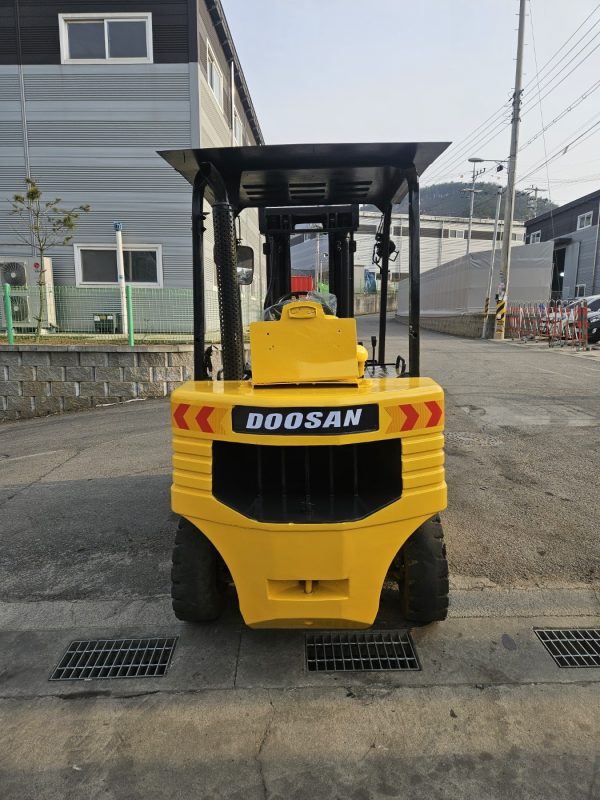 Doosan LD30S-2 Used Forklift - Image 11