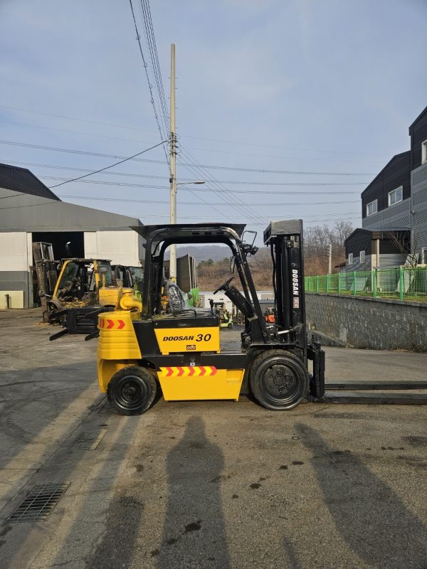 Doosan LD30S-2 Used Forklift - Image 3