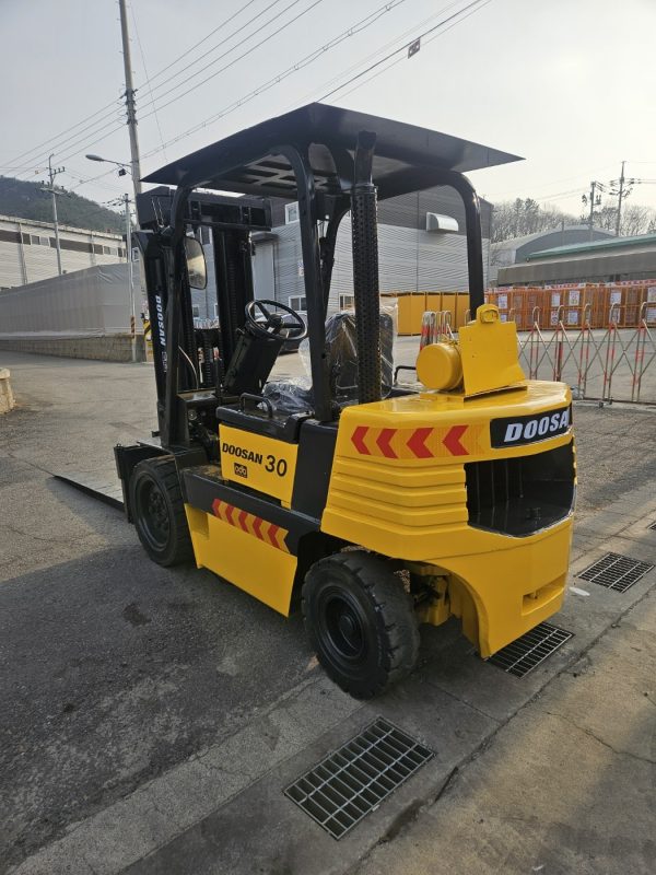 Doosan LD30S-2 Used Forklift - Image 7