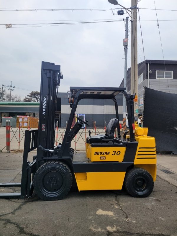 Doosan LD30S-2 used forklift - Image 3