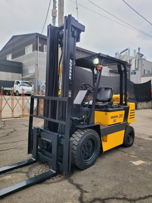 Doosan LD30S-2 used forklift - Image 4