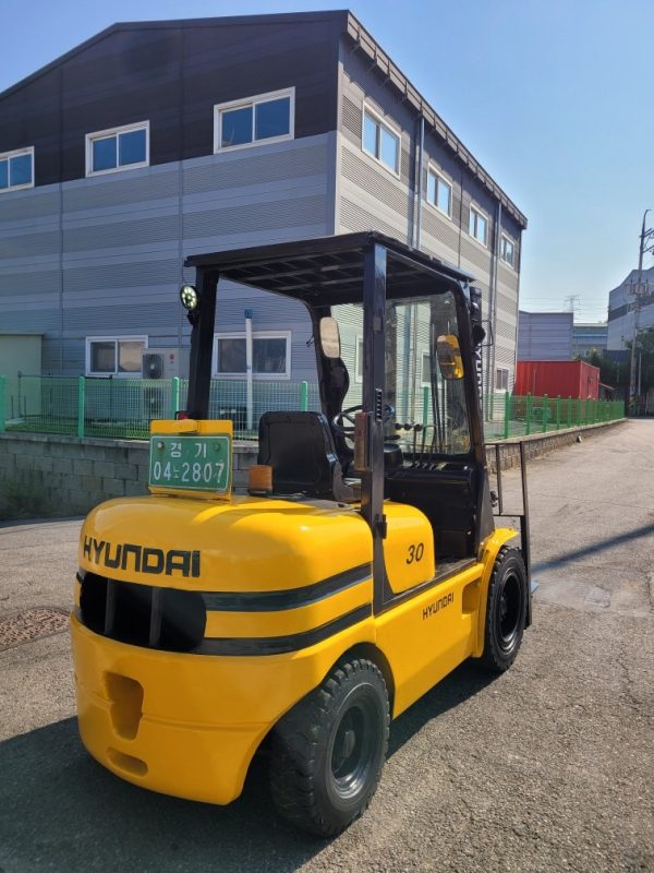 Hyundai HDF 3-ton used forklift - Image 9