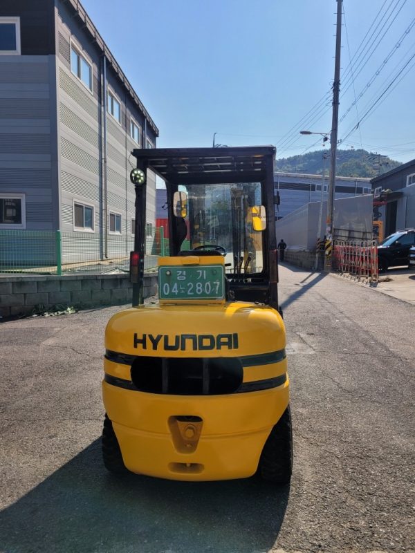 Hyundai HDF 3-ton used forklift - Image 10