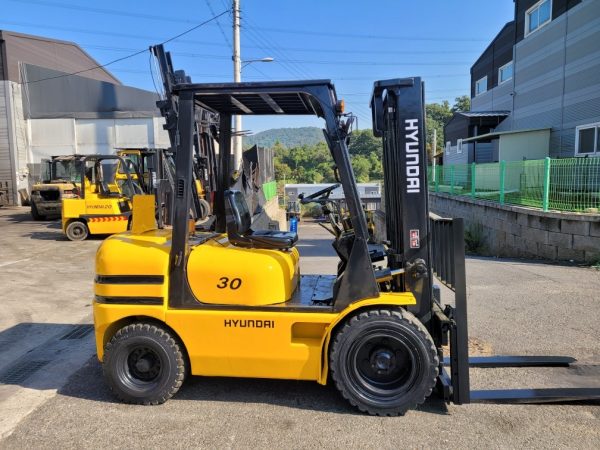 Hyundai HDF 3-ton used forklift - Image 2