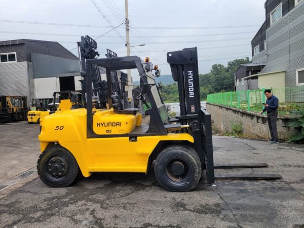Hyundai HDF 5-ton used forklift - Image 8