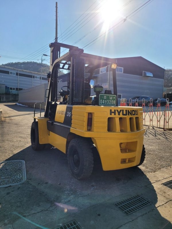 Hyundai HR3.5 ton used forklift - Image 10