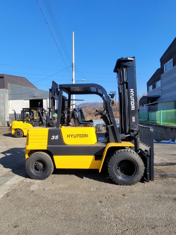 Hyundai HR3.5 ton used forklift - Image 9