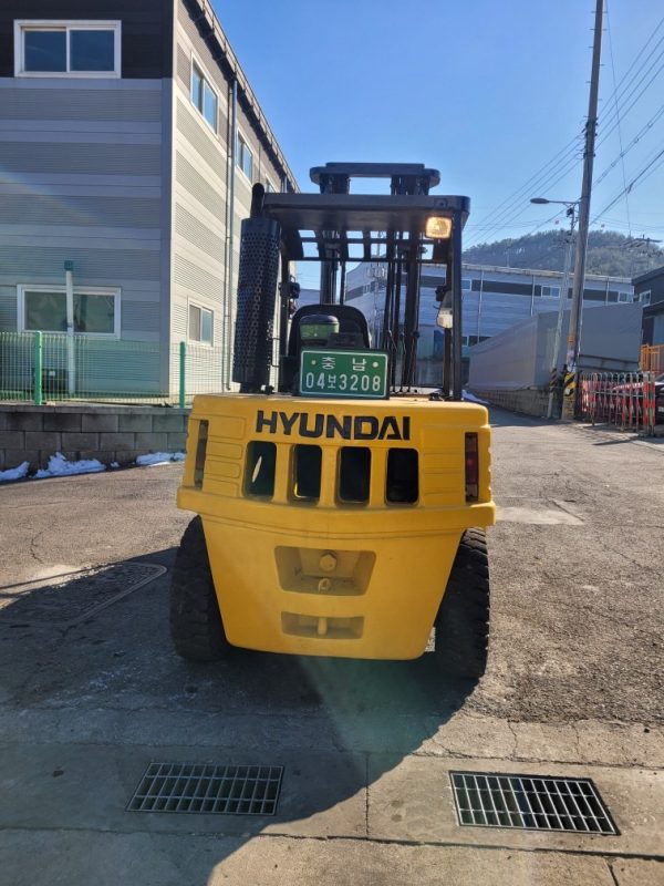 Hyundai HR3.5 ton used forklift - Image 2