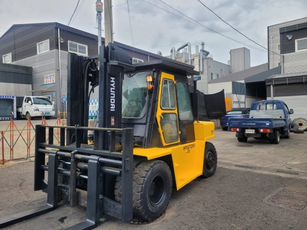 Hyundai HR7.5 ton used forklift - Image 3