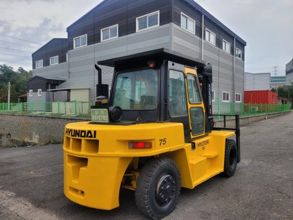 Hyundai HR7.5 ton used forklift - Image 6