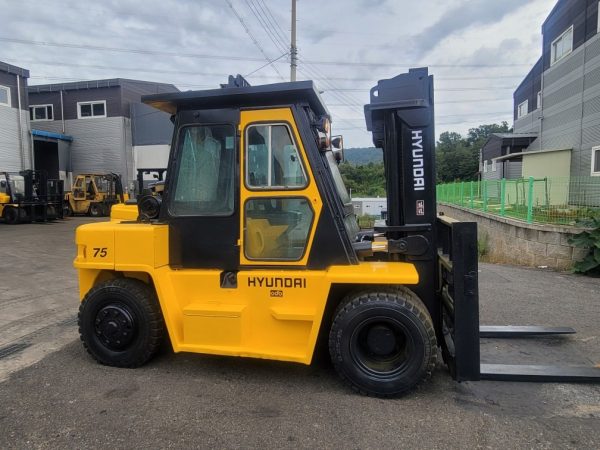 Hyundai HR7.5 ton used forklift - Image 7
