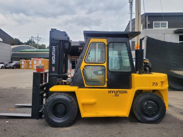 Hyundai HR7.5 ton used forklift - Image 8