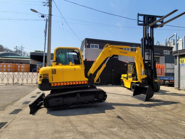 Hyundai Robex 555-7 Excavator - Image 7