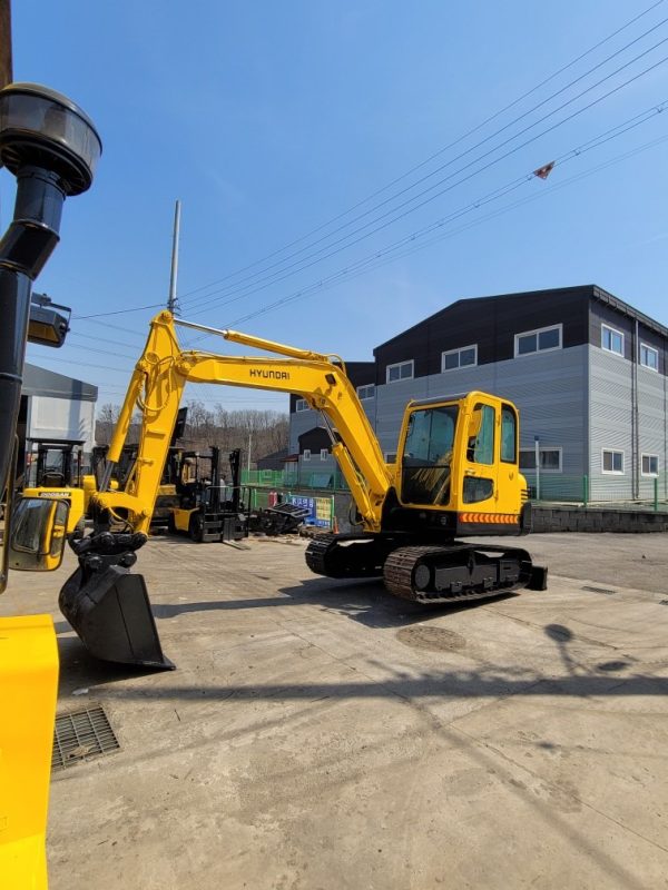 Hyundai Robex 555-7 Excavator