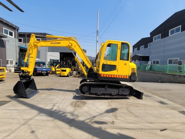 Hyundai Robex 555-7 Excavator - Image 5