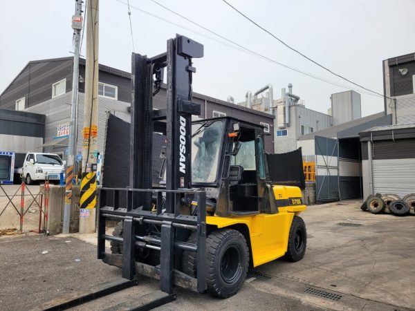 Model Doosan D70S Forklift - Image 2