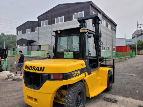 Model Doosan D70S Forklift - Image 3