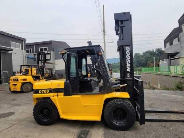 Model Doosan D70S Forklift - Image 5