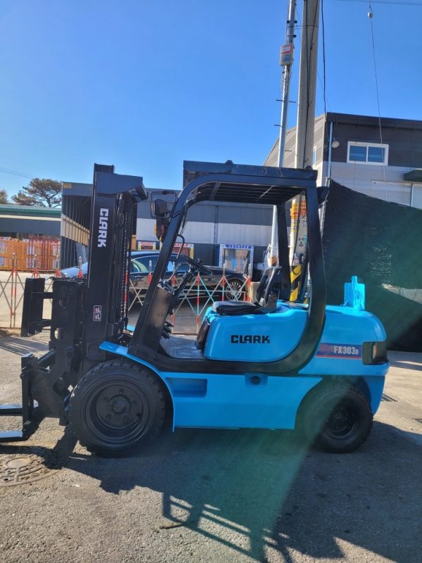 Samsung FX 3-ton hinged used forklift - Image 8