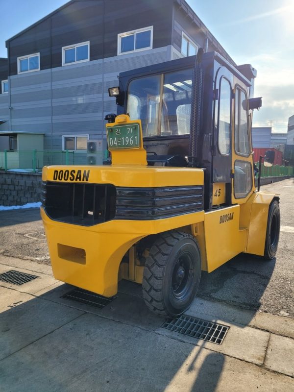 Samsung FX 4.5 ton used forklift - Image 9