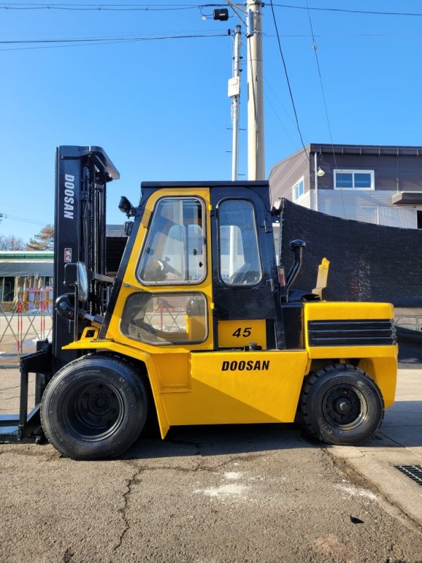 Samsung FX 4.5 ton used forklift - Image 3