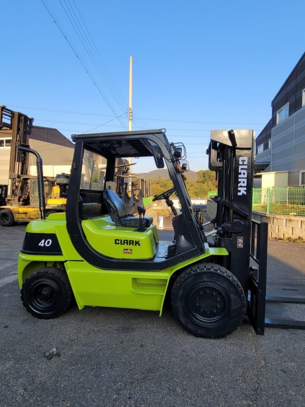 Samsung FX 4-ton used forklift - Image 9
