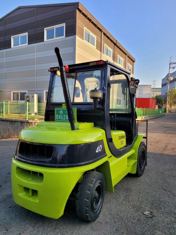 Samsung FX 4-ton used forklift - Image 10